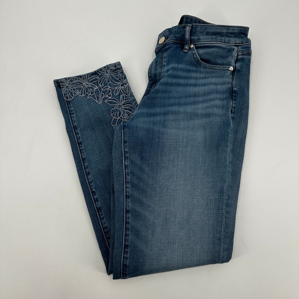 White House Black Market Mid Rise Girlfriend Jeans Blue Floral Embroidery Size 4